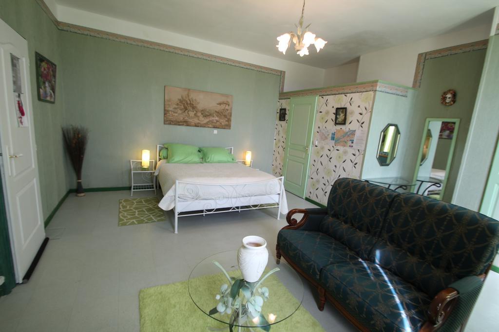 לינה וארוחת בוקר Vaudelnay Domaine Des Roses חדר תמונה