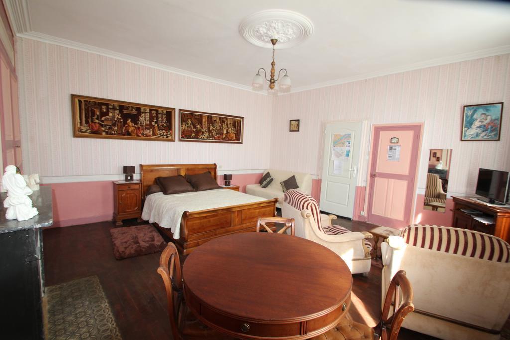 לינה וארוחת בוקר Vaudelnay Domaine Des Roses חדר תמונה