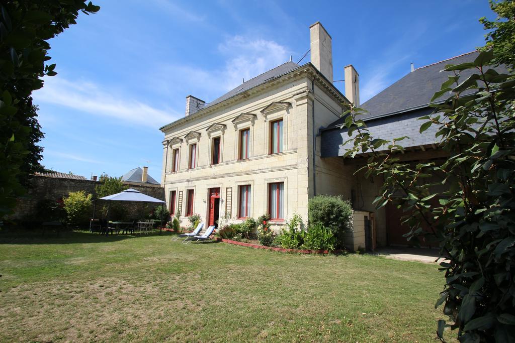 לינה וארוחת בוקר Vaudelnay Domaine Des Roses מראה חיצוני תמונה
